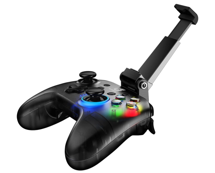 GAMESIR-T4-PRO-z-założonym-uchwytem-na-telefon.jpg