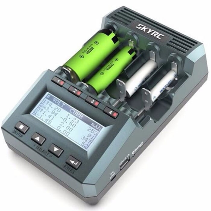 Ładowarka SkyRC MC3000 do baterii AA / AAA