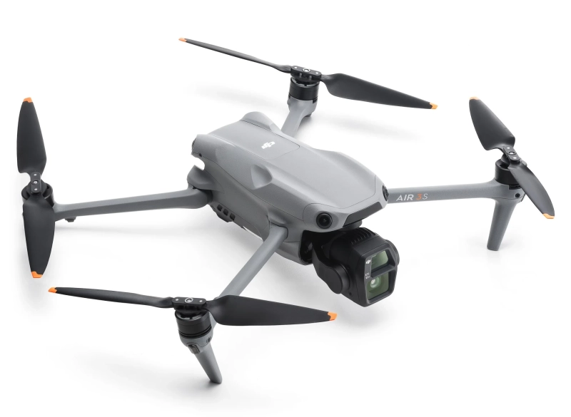 Dron DJI Air 3S z dwiema kamerami czasem lotu do 45min oraz pamięcią wbudowaną 42GB