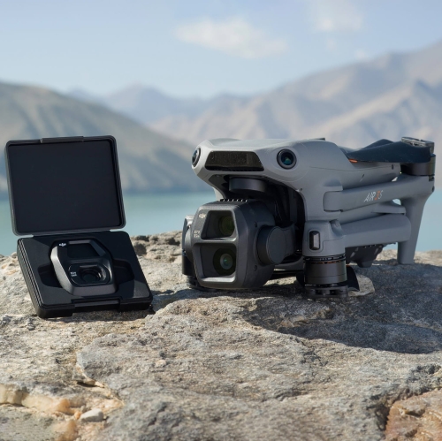 nakladka-szerokokatna-do-DJI-Air-3S-obok-drona.jpg