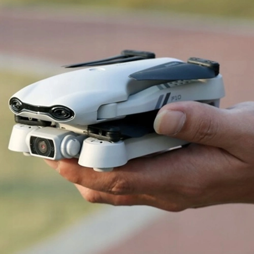 dron-zabawkowy-f10-zlozony-na-rece.webp