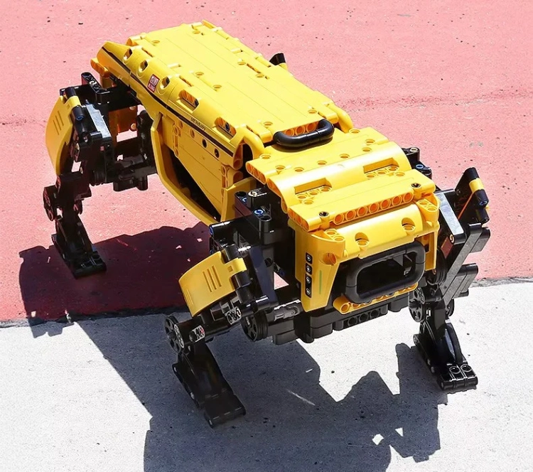 Klocki Mould King 15075 AlphaDog pies robot zdalnie sterowany 02.webp