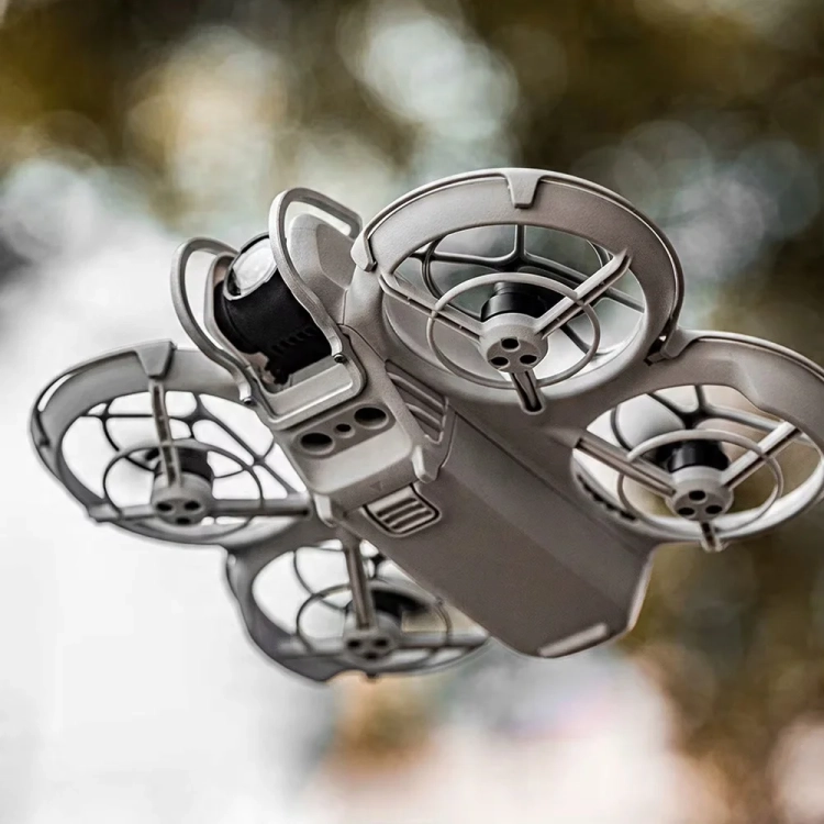 Zderzak ochrona gimbala  do drona DJI Neo - podczas lotu
