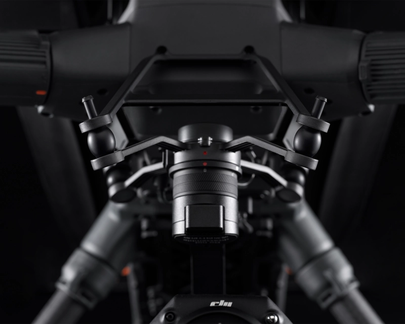 Wiborizolatory gimbala DJI Matrice 400 - zamocowane na dronie