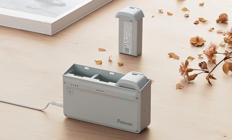 Zestaw Stacja do ładowania + 2 akumulatory + ładowarka Potensic ATOM