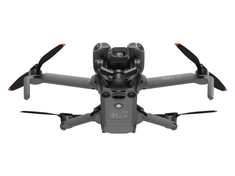 Dron DJI Mini 5 Pro - front od dołu