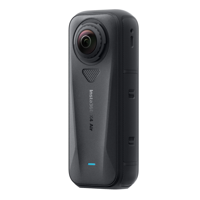 Kamera sferyczna Insta360 X4 Air -na ukos od tyłu