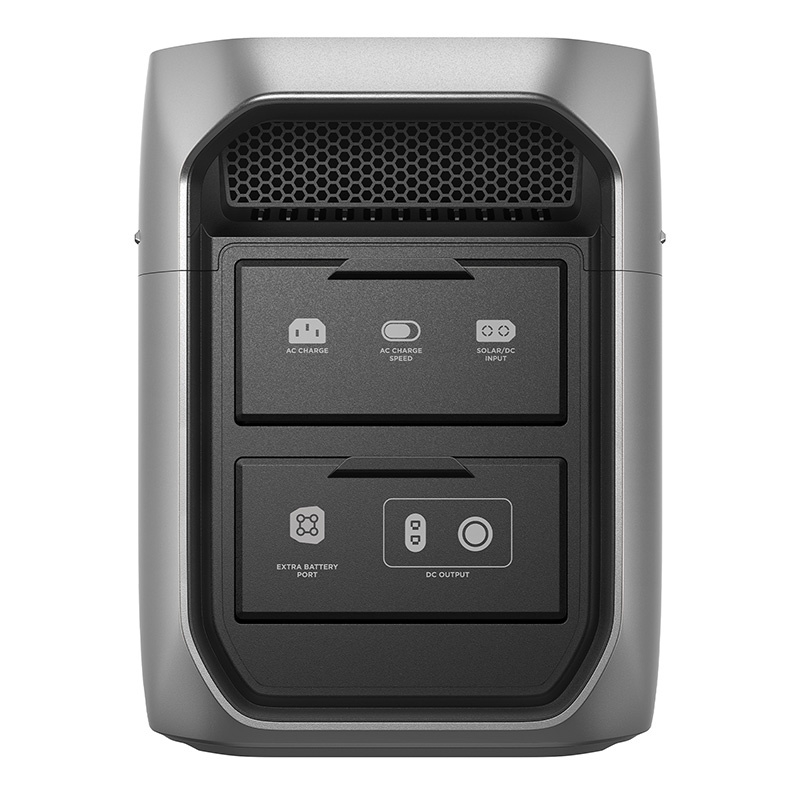 Kobieta pracuje przy biurku z tabletem podłączonym do stacji EcoFlow DELTA 3 Max Plus z funkcją UPS.