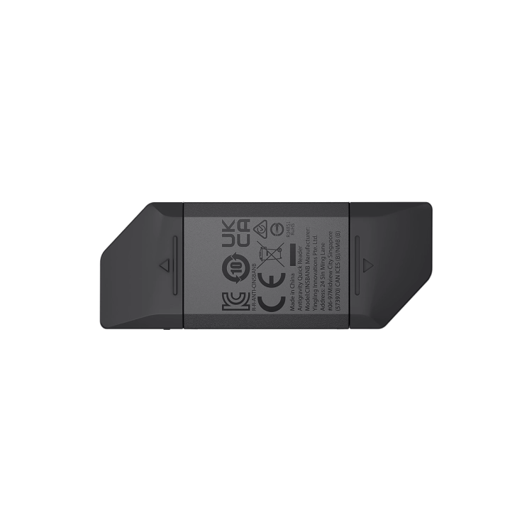 Adapter USB-C i Lightning w zestawie z czytnikiem Antigravity.
