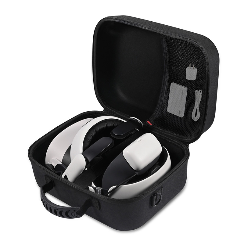 Wnętrze dużej torby mieszczące gogle VR z zamontowanym paskiem BOBOVR S3 Pro.