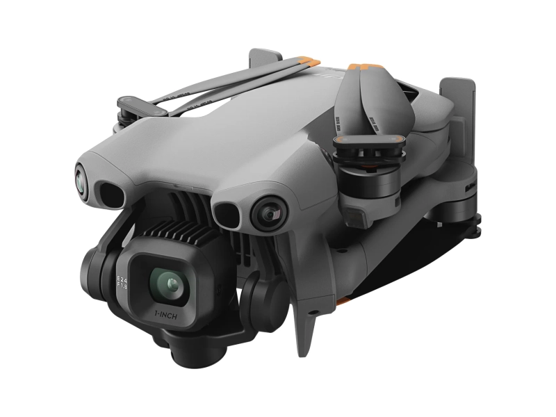 Dron DJI Mini 5 Pro - złożony na ukos