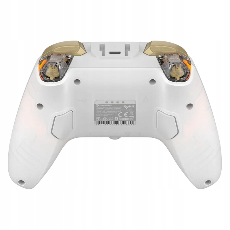 Biały kontroler GameSir Cyclone 2 z innowacyjnymi drążkami TMR.