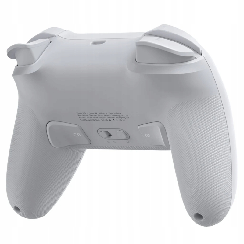 Pad EasySMX S10 podłączony do Nintendo Switch z aktywnym podświetleniem RGB.