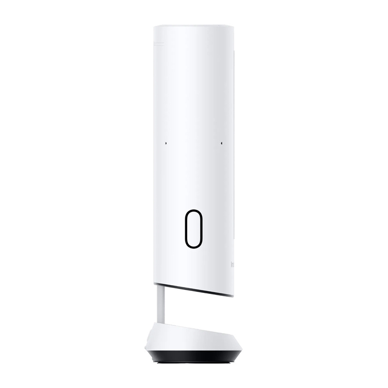 Osoba nagrywająca spotkanie i generująca transkrypcje AI na żywo na ekranie Insta360 Wave.