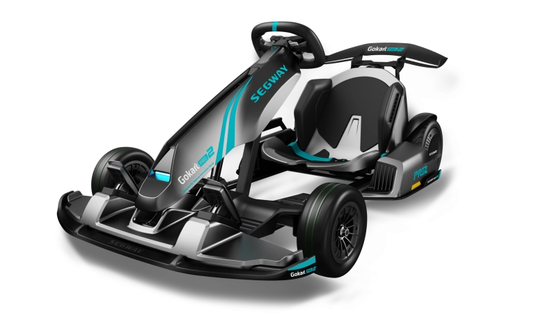Czarny Gokart elektryczny Segway Gokart PRO 2 wyposażony w aerodynamiczny tylny spojler oraz sportową kierownicę.