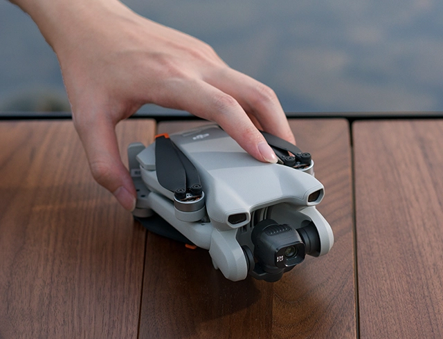 Dron DJI Mini 3 lekka konstrukcja do 249g i niewielkie wymiary