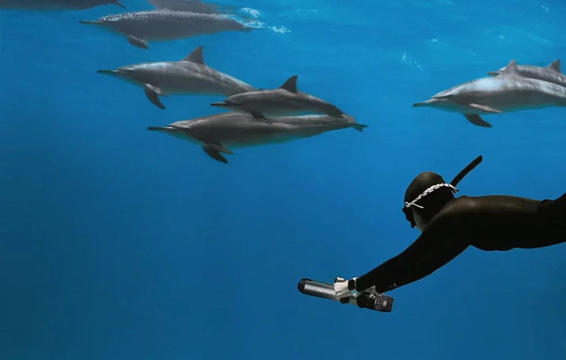 skuter-wodny-podczas-snorkelingu