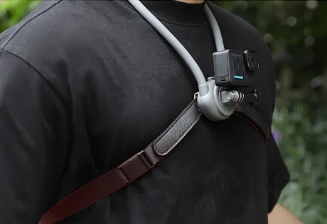 detal-paska-klatki-piersiowej-w-mocowaniu-sunnylife-zj847