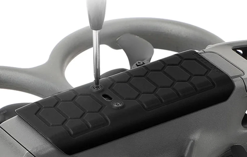 montaz-obudowy-sunnylife-na-dronie-dji-avata-2