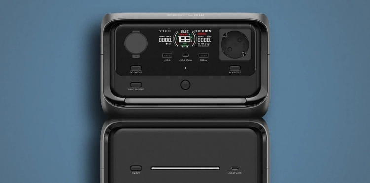 front-stacji-zasilania-ecoflow-river-3-max-plus-wireless-na-niebieskim-tle