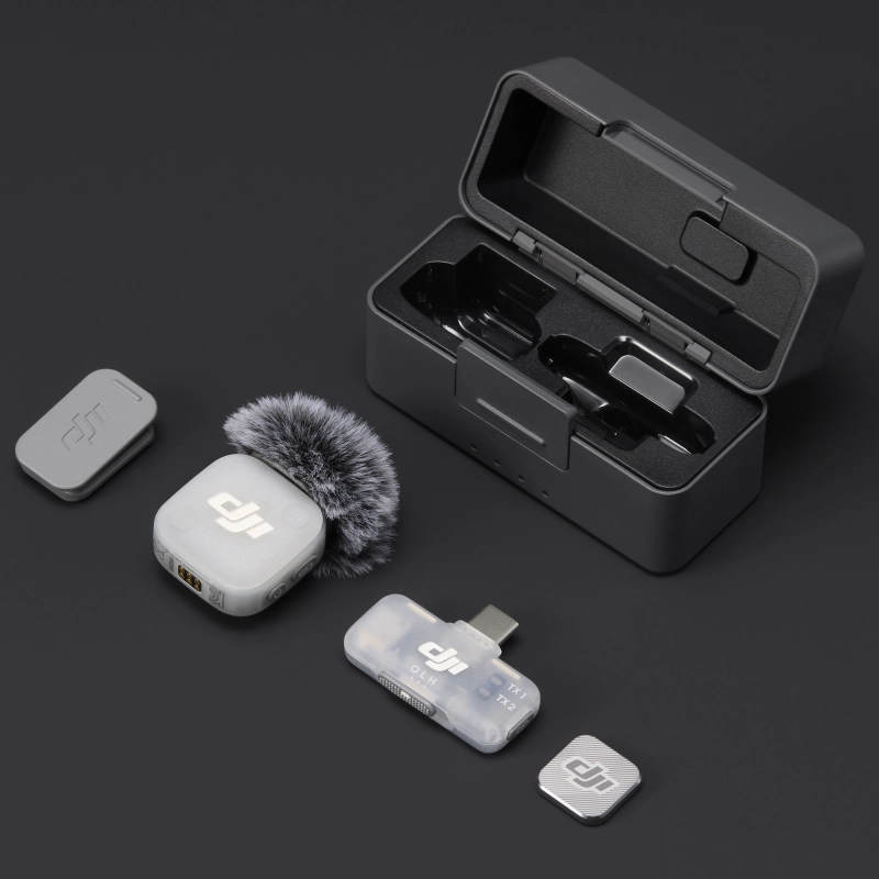 DJI-Mic-Mini-2-1-TX+1-Mobile-RX+etui-ladujace-na-czarnym-tle