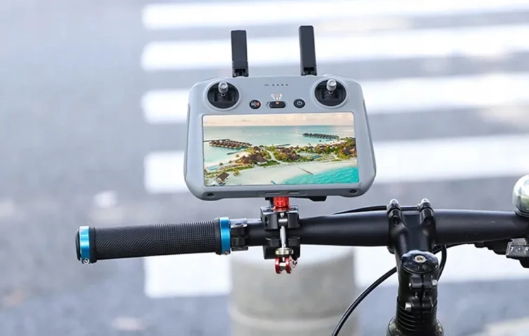 uchwyt-rowerowy-sunnylife-zj669-do-kontrolera-dji-rc-2-z-boku