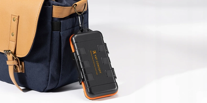 etui-kf-concept-kf31-079-przypiete-do-plecaka-lub-torby-fotograficznej