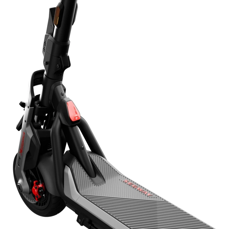 Hulajnoga-elektryczna-Segway-GT3-D-wygodny-podest