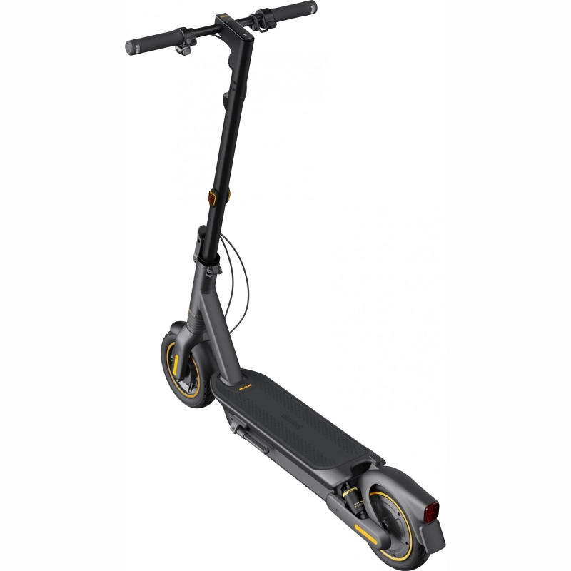 Hulajnoga-elektryczna-Segway-Max-G2-D-na-ukos-od-tylu