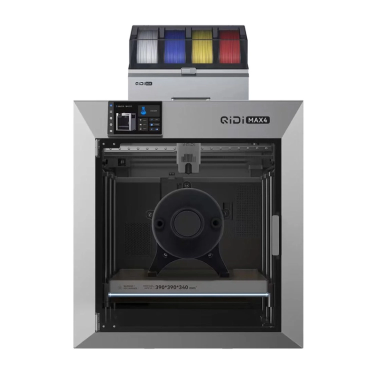 Zamknięta drukarka 3D QIDI Max 4 z przezroczystą obudową i zewnętrznym modułem zarządzania materiałem.
