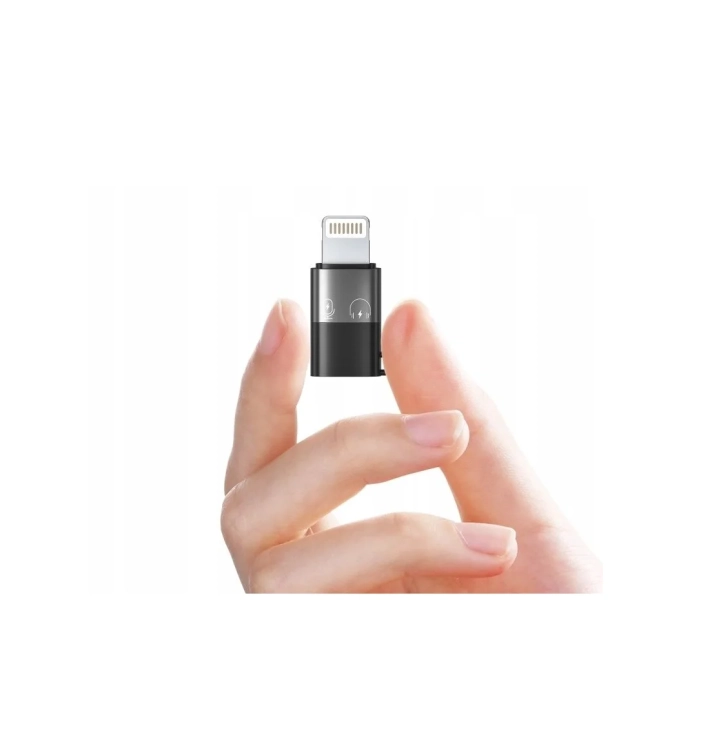 kompaktowy-adapter-puluz-pu649b-trzymany-w-dloni