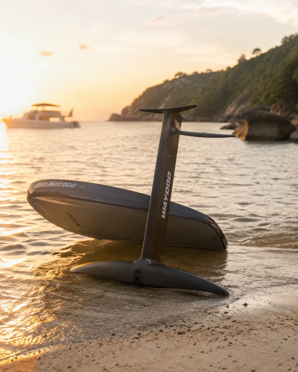 skrzydlo-waydoo-glider-g1500-do-plynnego-plywania-o-zachodzie-slonca