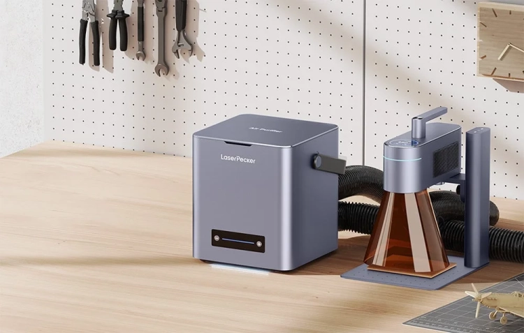 laserpecker-air-purifier-z-kanalem-powietrznym-na-biurku
