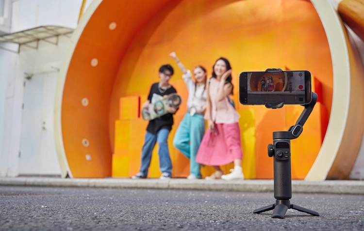 czarny-gimbal-z-oswietleniem.webp