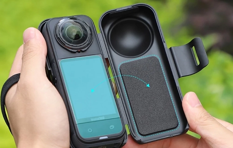Etui-Insta360-X5.webp
