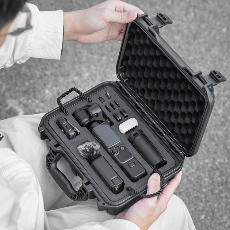 dji-pocket-4-creator-combo-walizka.webp