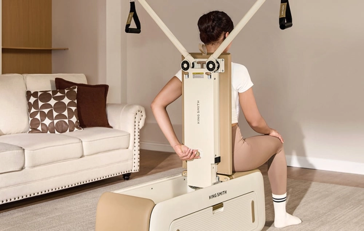 kingsmith-fbb2c-b2-cwiczenia-pilates-na-lawce-treningowej