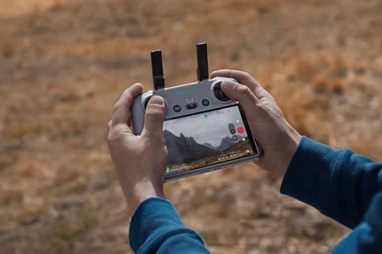 kontroler-dji-rc2-fhd-do-drona-dji-flystore