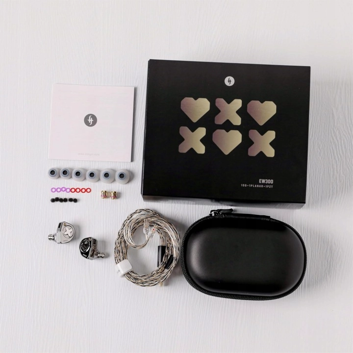 simgot-ew300-opakowanie-i-sluchawki-iem