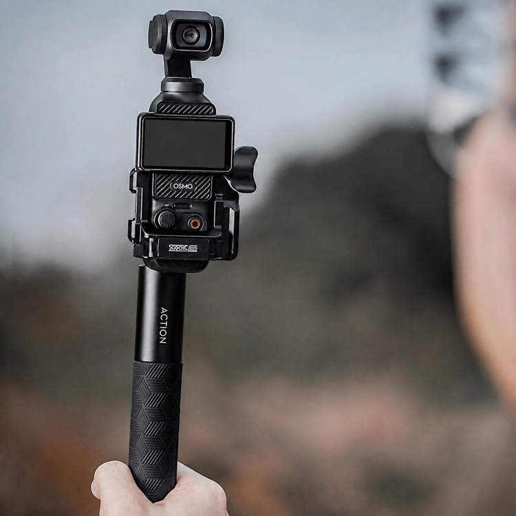DJI Osmo Pocket 3 w klatce STARTRC 1146318 podczas nagrywania w plenerze