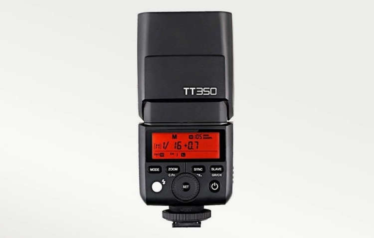 Lampa błyskowa Godox TT350O widok od tyłu z ekranem LCD i panelem sterowania