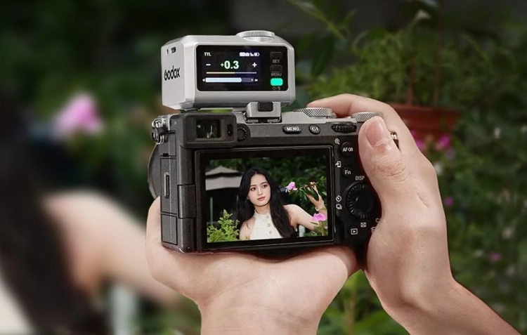 Obsługa ustawień lampy Godox iT30Pro S na aparacie fotograficznym
