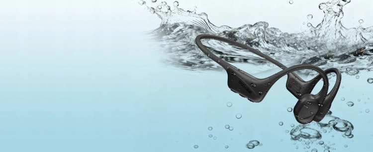 Słuchawki DOOGEE BoneBeat Swim Grey podczas pływania
