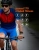 Rowerzysta korzystający ze smartwatcha DOOGEE Anywise W1 podczas treningu