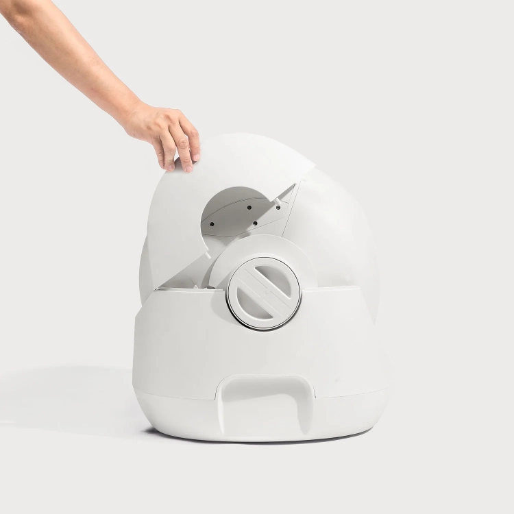Otwieranie pokrywy pojemnika na odpady w kuwecie CATLINK BayMax