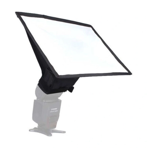 Softbox Godox SB2030 na lampie reporterskiej, widok z przodu pod kątem