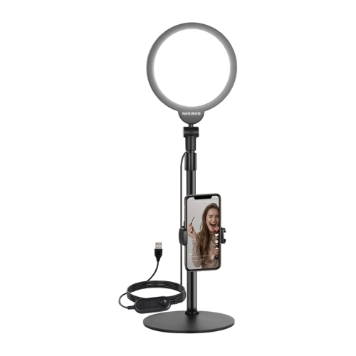 Lampa NEEWER BASICS R06 na statywie biurkowym z telefonem w uchwycie