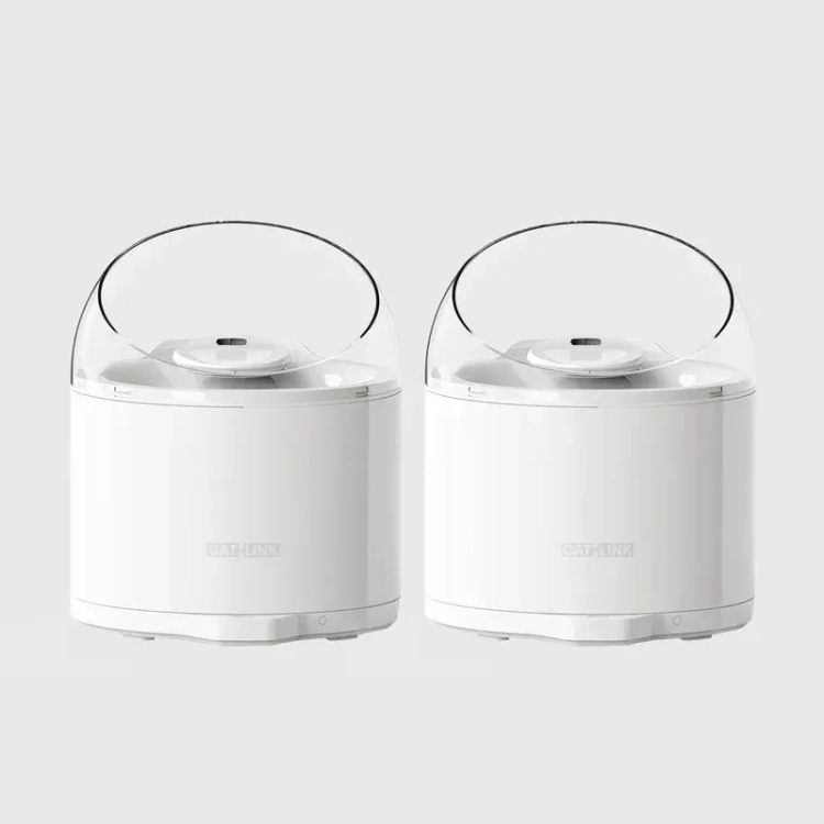 Dwie fontanny CATLINK Pure 2 UV obok siebie