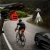 Rowerzysta z lampką CYCLAMI RT02, radar wykrywa samochód z tyłu