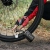 Pompowanie opony roweru pompką CYCLAMI A5S z wężykiem